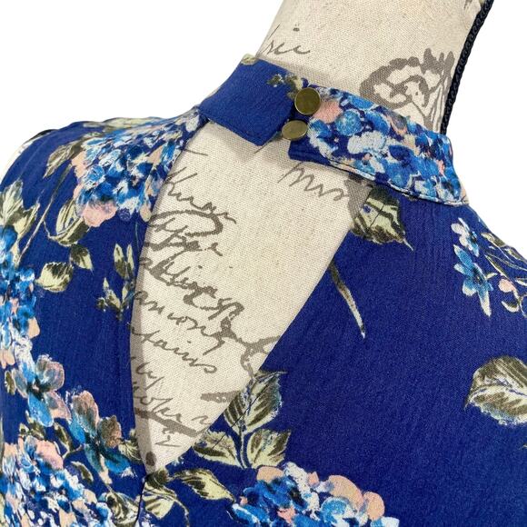En Creme Women's Blue Floral Keyhole Halter Neck Faux-Wrap Blouse Top Size Small - Picture 5 of 8